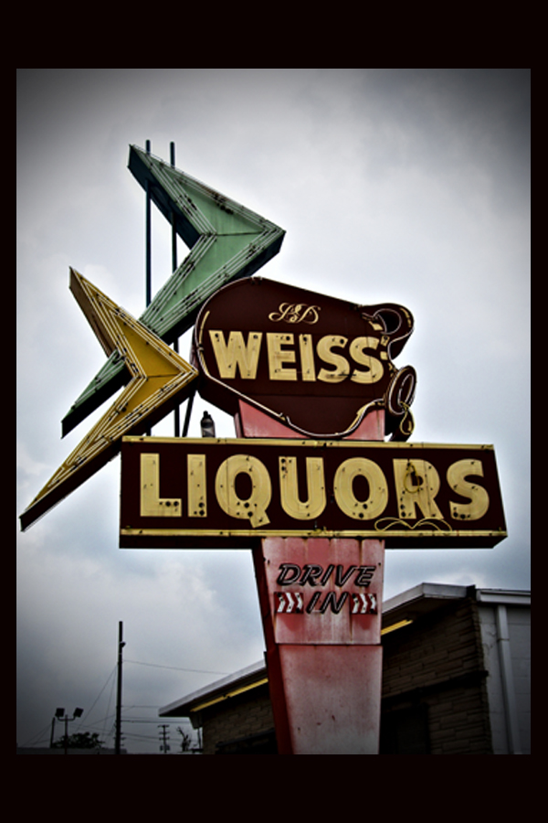 Weiss Liquors Music City Liquor Cleveland Cavaliers Logo